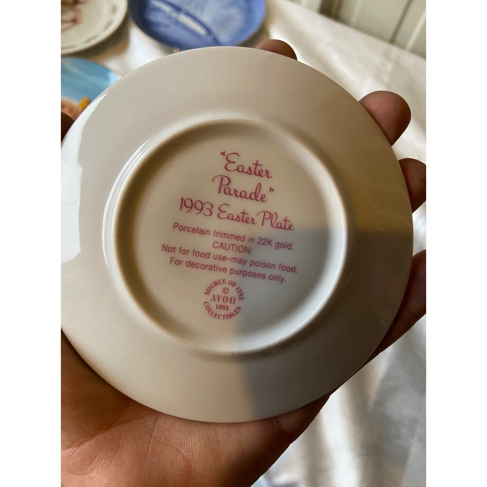 Avon easter Plates - Picture 5 of 6